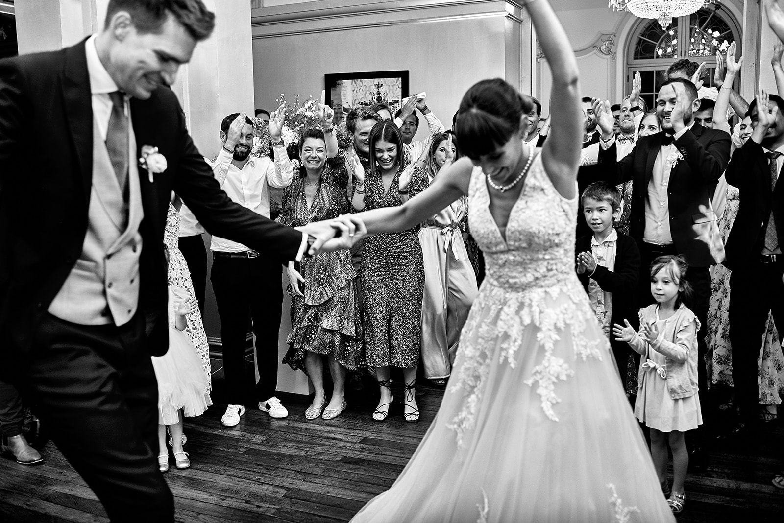 Mariage Apolline & Florian - Entrée des mariés Organisation de mariage romantique chic - Hera Mariage Wedding Planner - Auvergne - Puy de Dôme - Clermont-Ferrand - Allier - Haute-Loire - Cantal