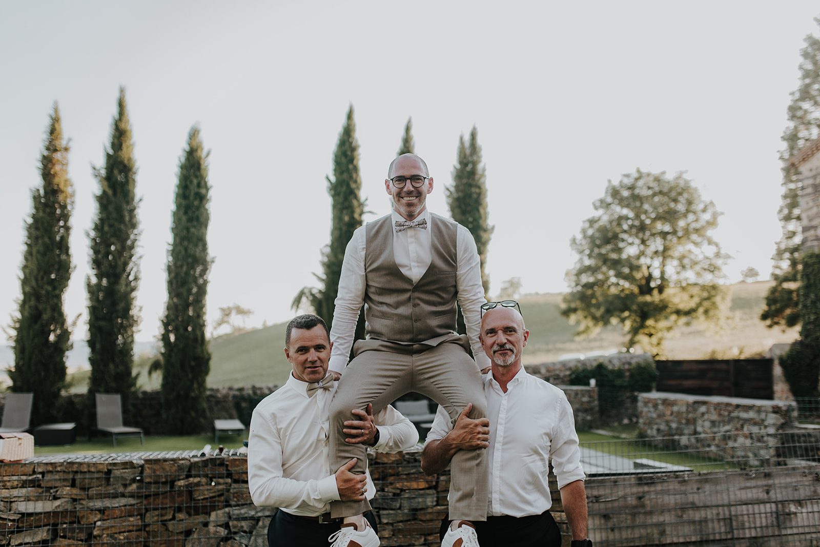 Mariage Emilie & Pierre - Photo hommes d'honneur Organisation Mariage tout en douceur et en couleur - Hera Mariage Wedding Planner - Auvergne - Puy de Dôme - Clermont-Ferrand - Allier